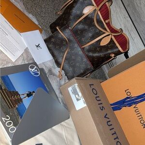 SOLD❤️❤️Louis Vuitton Neverfull MM Monogram Leather Tote Bag W/Pochette
